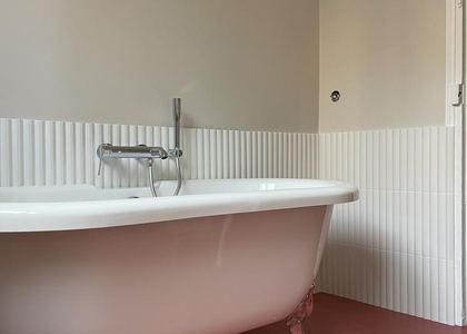 Sol salle de bains résine minérale